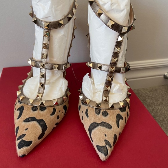 Valentino Calf Hair Leopard Print Rockstud Ankle Strap Pumps - Picture 7 of 9